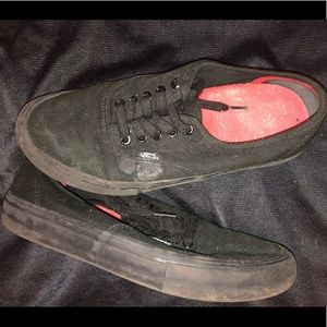 Skateboard Vans with gum sole